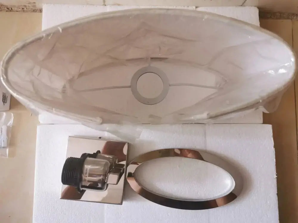 Classic American Bedside Lamp - Elegance & Functionality