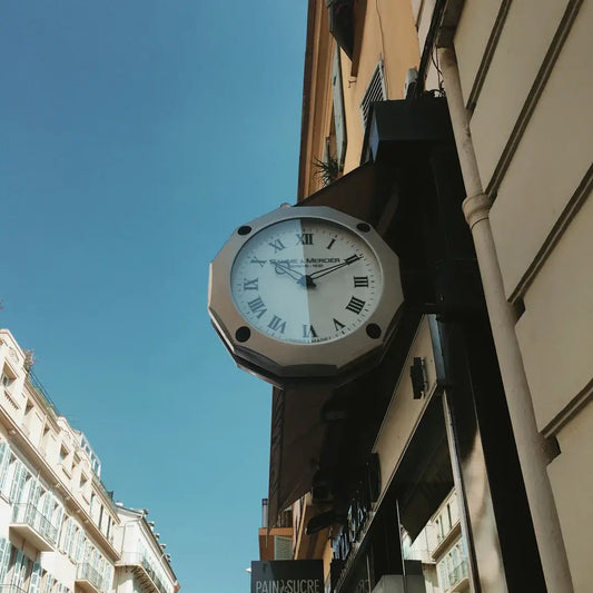 Stylish and Unique Wall Clocks for Contemporary Spaces