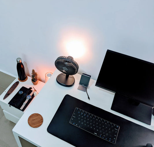 Modern Rechargeable Lamps for Chic Workspaces