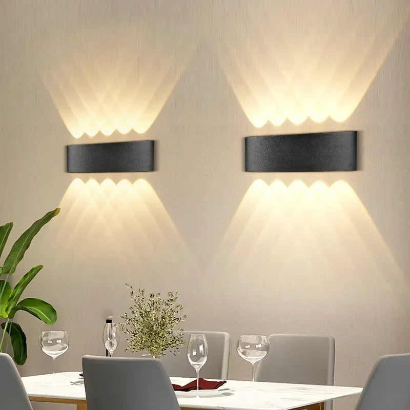 Bathroom Modern Waterproof LED Wall Lamp - Black or White with Gold