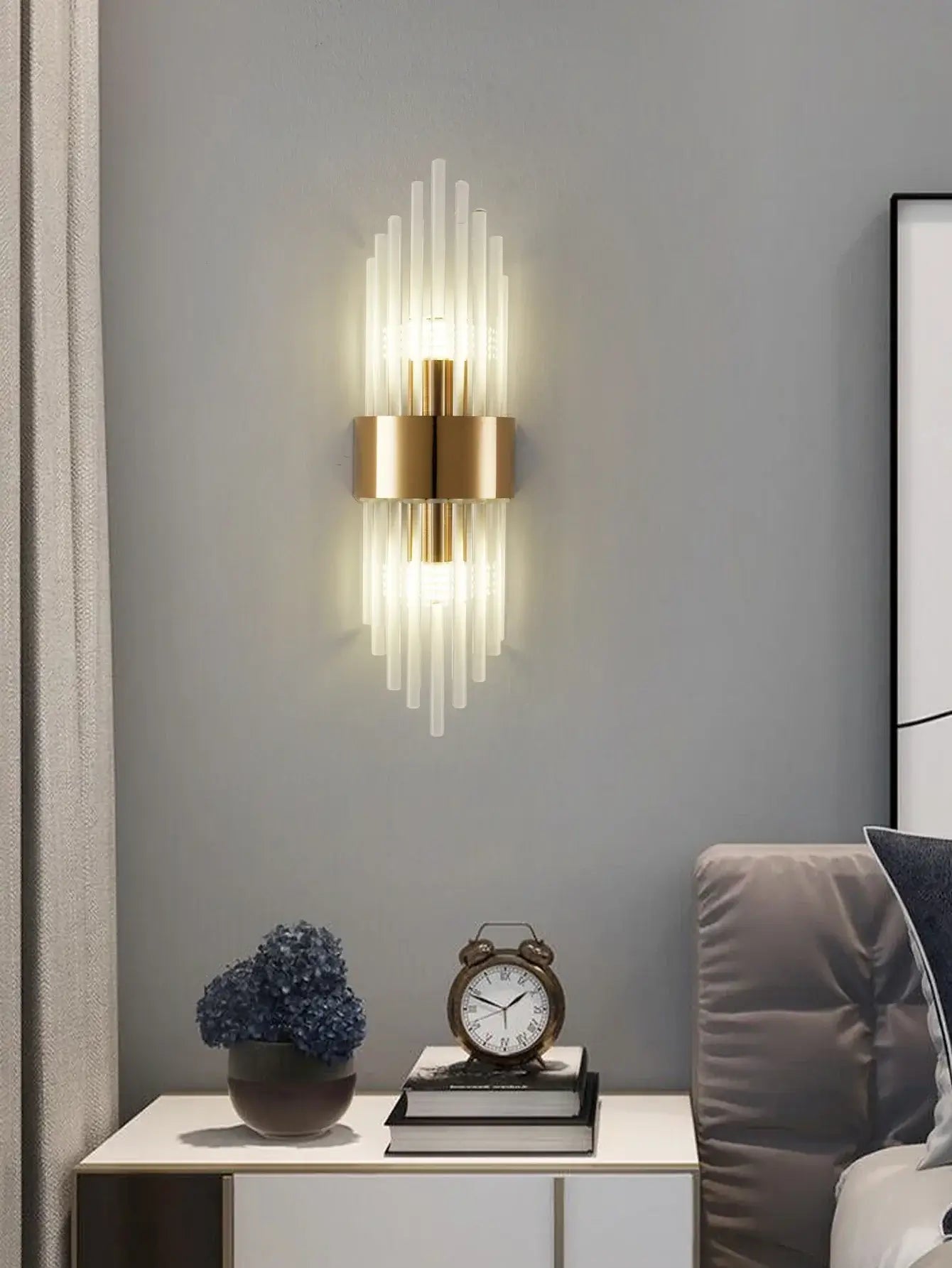 Elegant Art Deco Mural Lamp - Black or Gold
