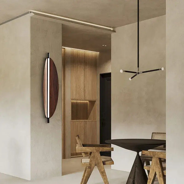 Modern Brown Leaf Wall Light – Sculptural LED Wall Sconce in Metal adorning a stylish interior.