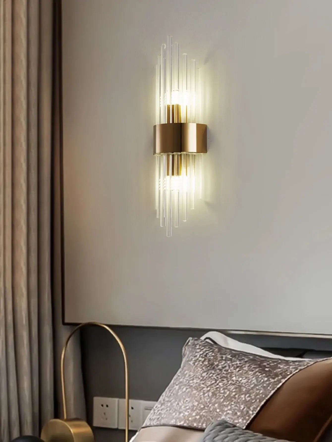 Elegant Art Deco Mural Lamp - Black or Gold