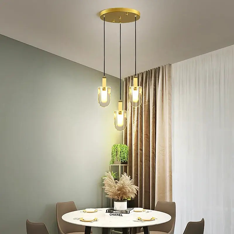 Suspension lumineuse postmoderniste en laiton et cristal