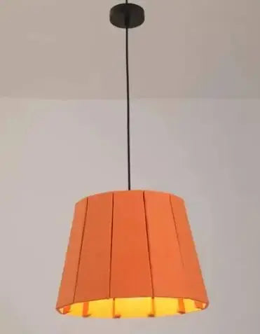Modern Felt Pendant Lamp – Playful Stitch-Detail Chandelier for Dining Rooms, Bedrooms & Hotels in vibrant orange.