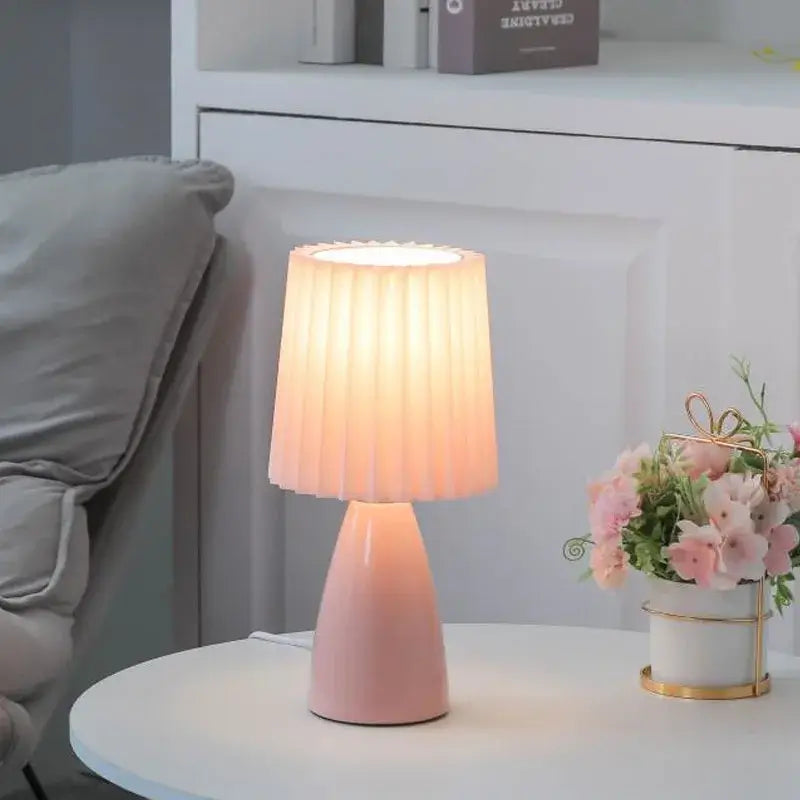 Super Cute Nightstand Lamp - Modern & Classic Design