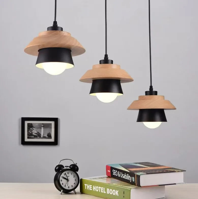 Suspension scandinave Macaron en bois – Lampe suspendue colorée avec cordon E27